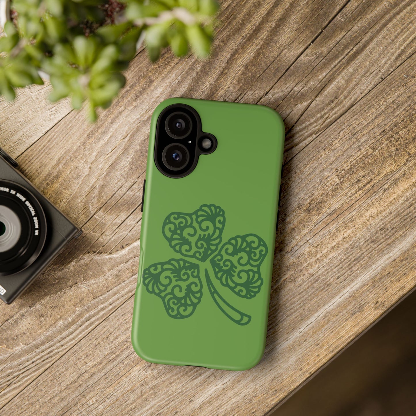 Green shamrock phone case (Tough Cases)